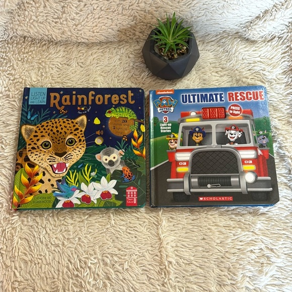 Bundle of 2 books for kids from scholastic and town-house book - Picture 1 of 10
